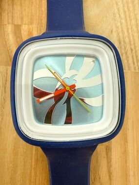 Crow square dial blue silicone strap NEW BATTERY